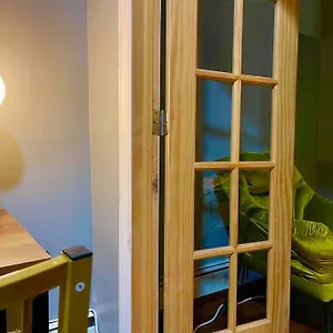  Apartment Cozy Staycation - Brooklyn Close To Train Stations