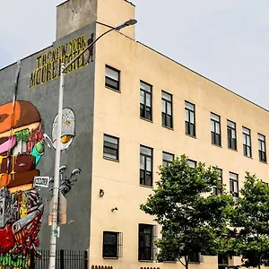  Hostel Ny Moore