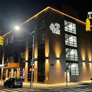 4* Hotel 42 Williamsburg